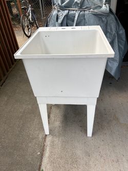Freestanding Utility / Laundry Sink – Deep Basin
