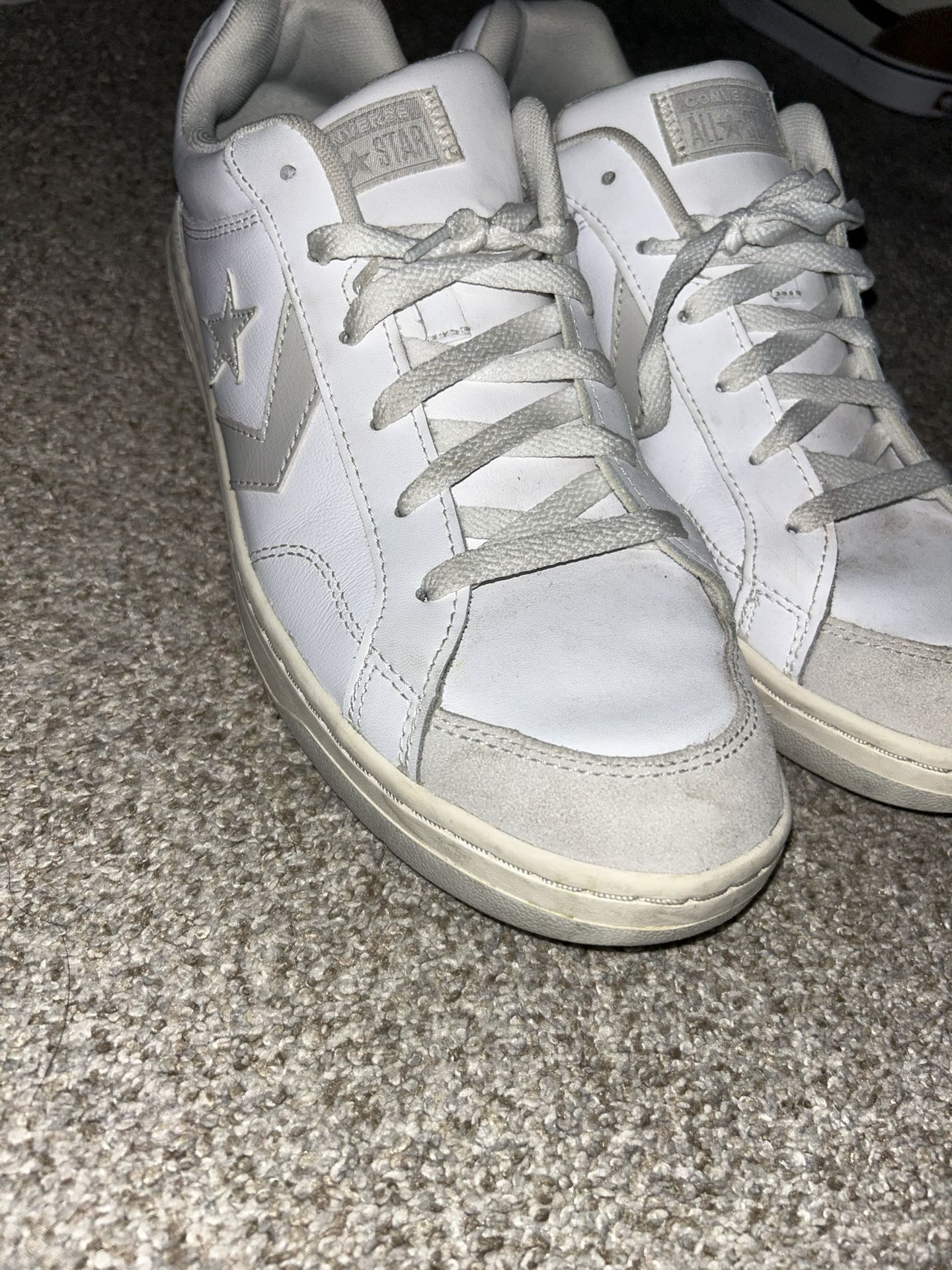 White Converse All Star Low Tops – Men’s Size 12 1/2