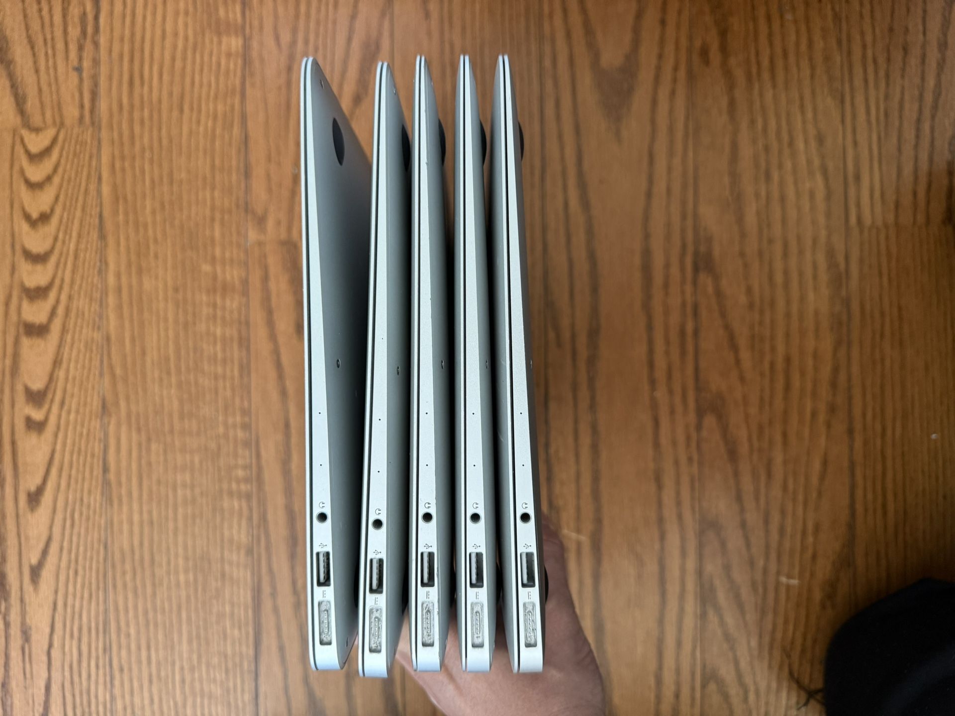 Lot of 5pc MacBook Air 13 2017 A1466/8GB RAM/128GB SSD/Fully Functional