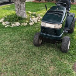 Oldie But Goodie Riding Lawnmower/Lawn Tractor/Mower 