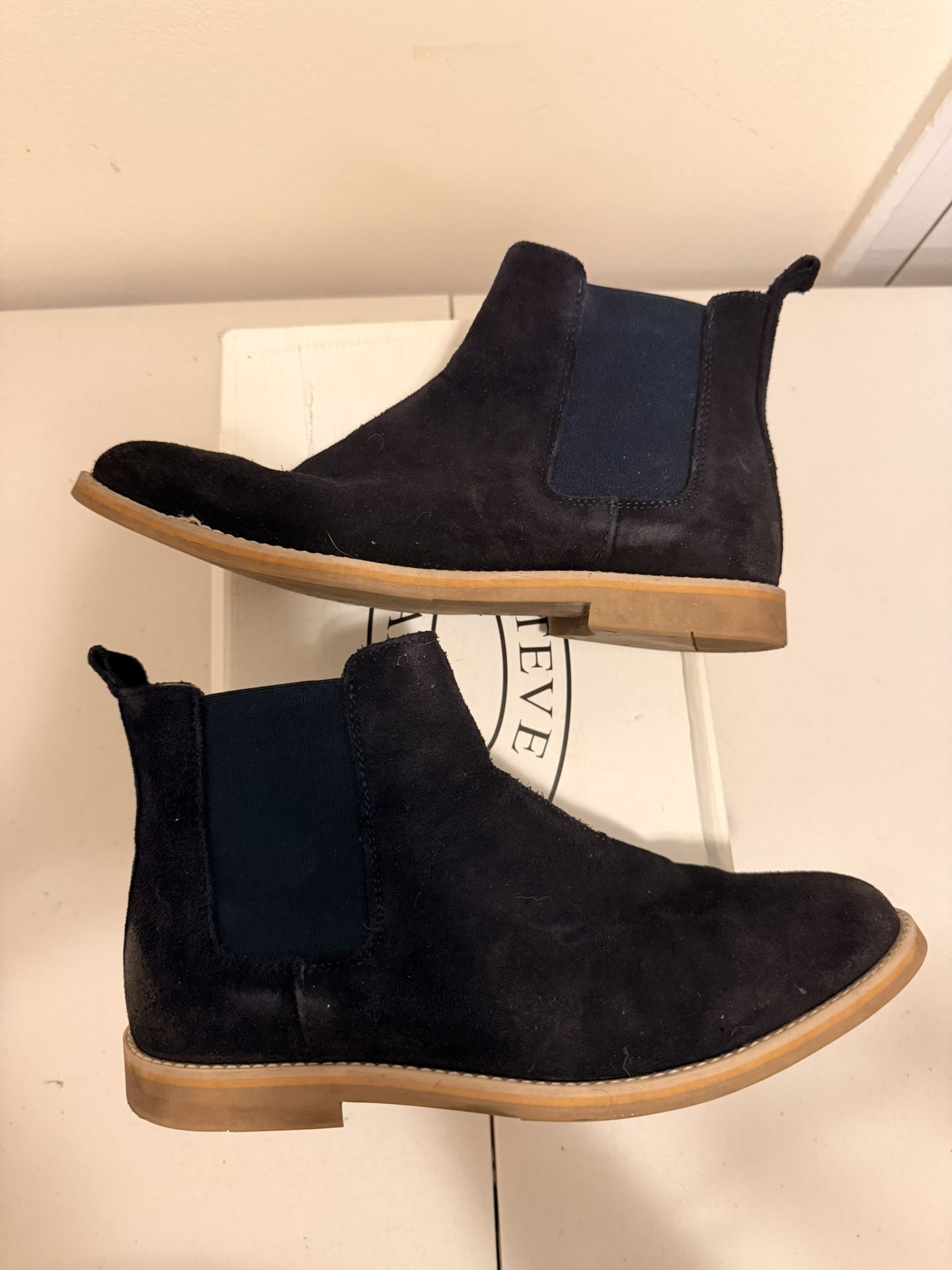 Steve Madden Ranch Chelsea Boot size 8 navy / purple