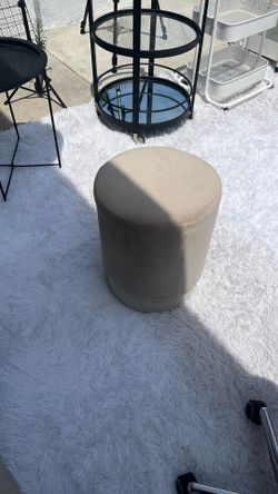 Round stool with round matching mirror