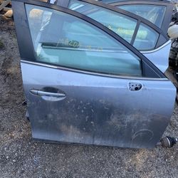 Mazda 3 ( Door Front )