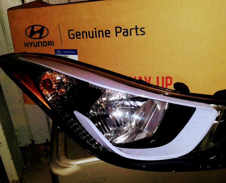 14-15 Hyundai Elantra Headlight assembly Lense