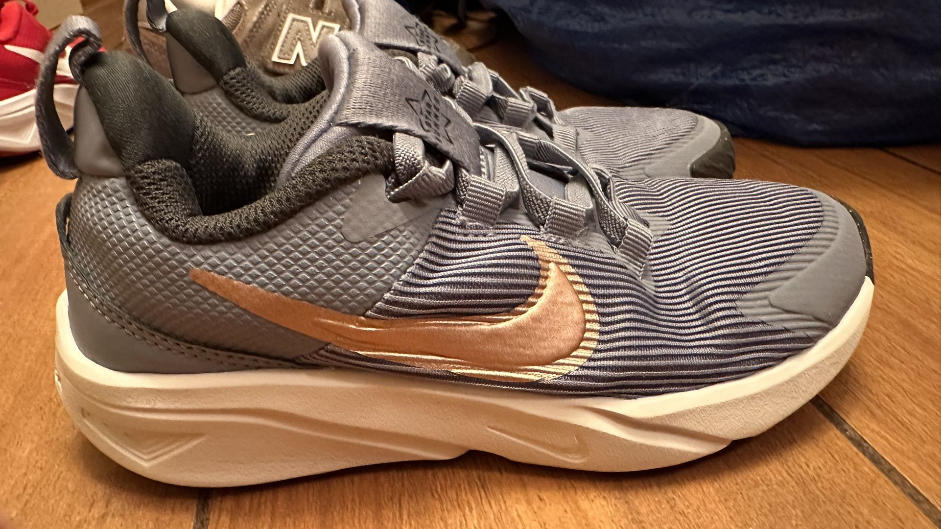Nike boys snickers 
