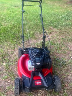 Toro Walk-Behind Lawn Mower with Briggs & Stratton 140cc Engine