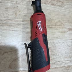 Milwaukee M12 12V Lithium-Ion Cordless 3/8 in. Ratchet (Tool-Only)