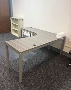 IKEA DESK