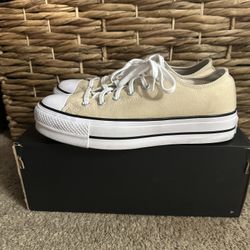 Converse Chuck Taylor Lift Platform Shoes Size 9.5