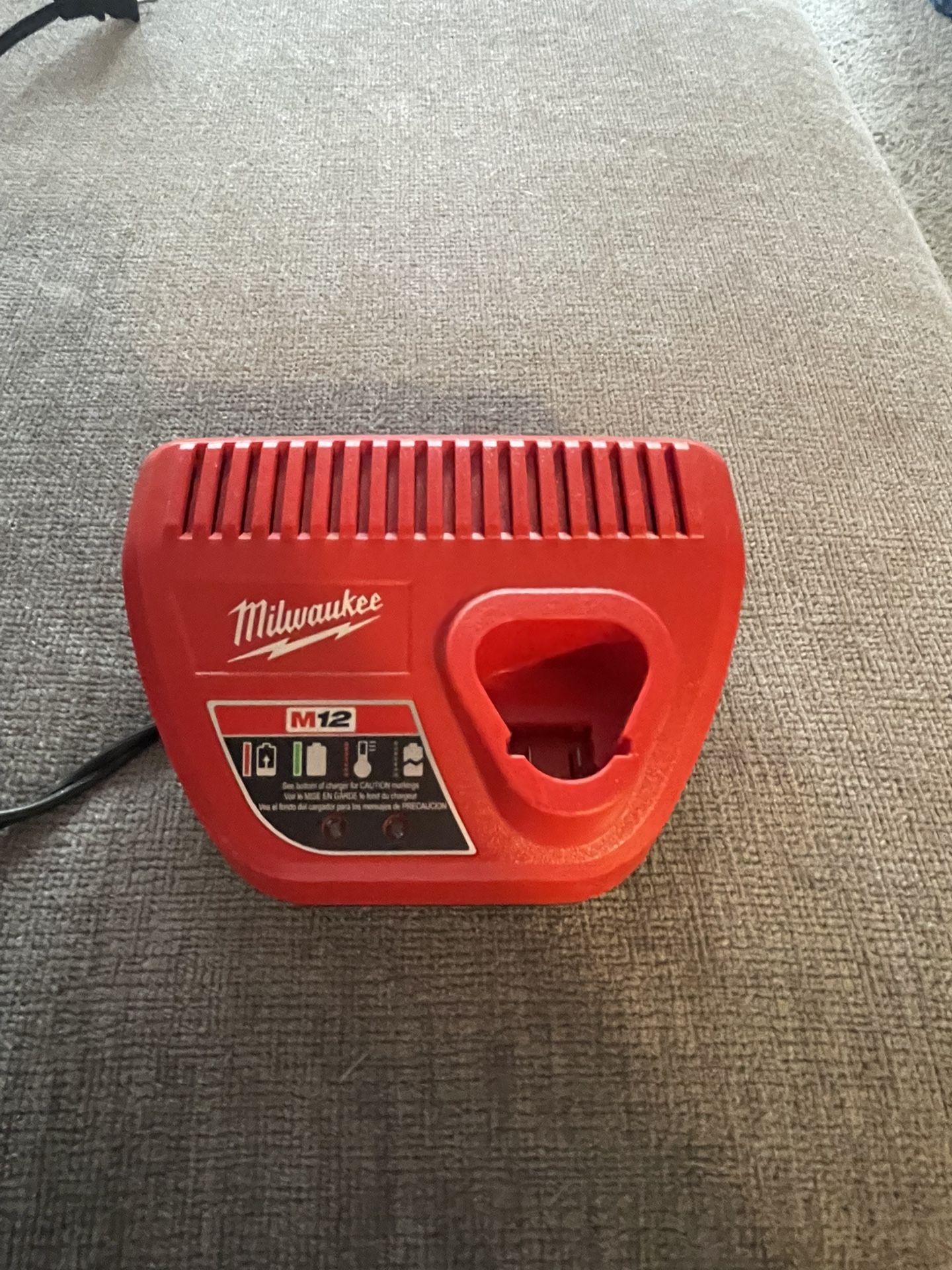 Milwaukee M12 Charger