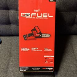 NEW!!!Milwaukee M12 FUEL 6 in. HATCHET Pruning Saw Kit with 4.0 Ah Battery and Charger
