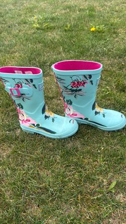 Girls cute rubber boots size 1