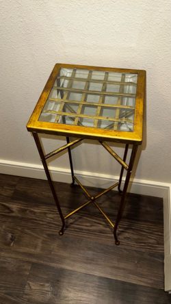 Gold corner table