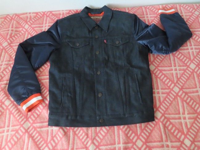 Levi's x NFL Chicago Bears Denim/Satin Jacket Sz. M NWOT