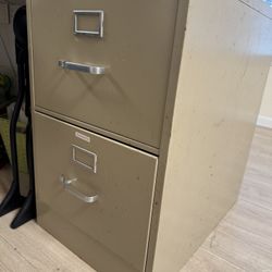 Filing cabinet - Metal 2 Drawer 