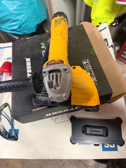 Dewalt corded 4 1/2 inch grinder with Dust shroud