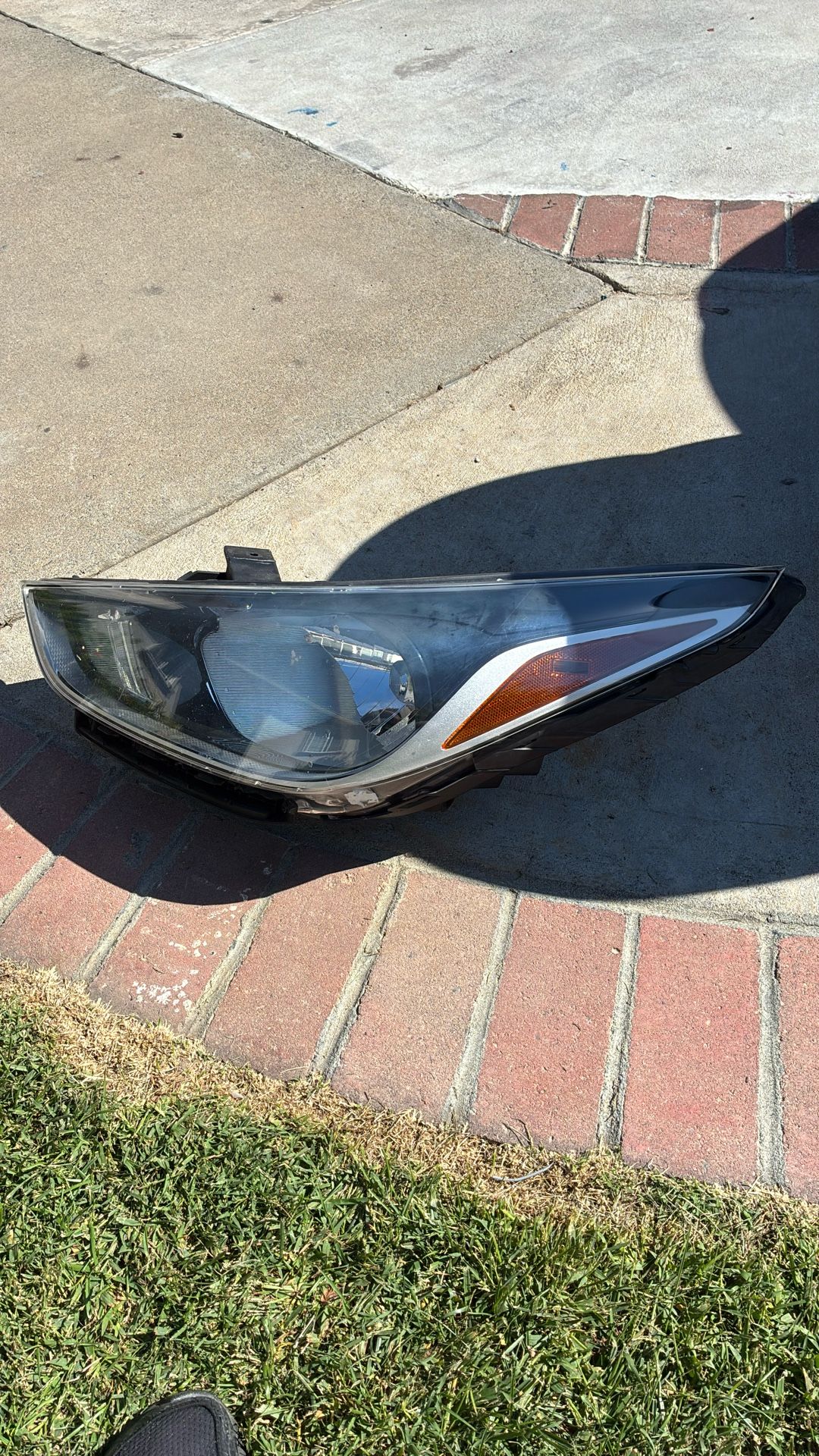 2021 Hyundai Accent left side hand light