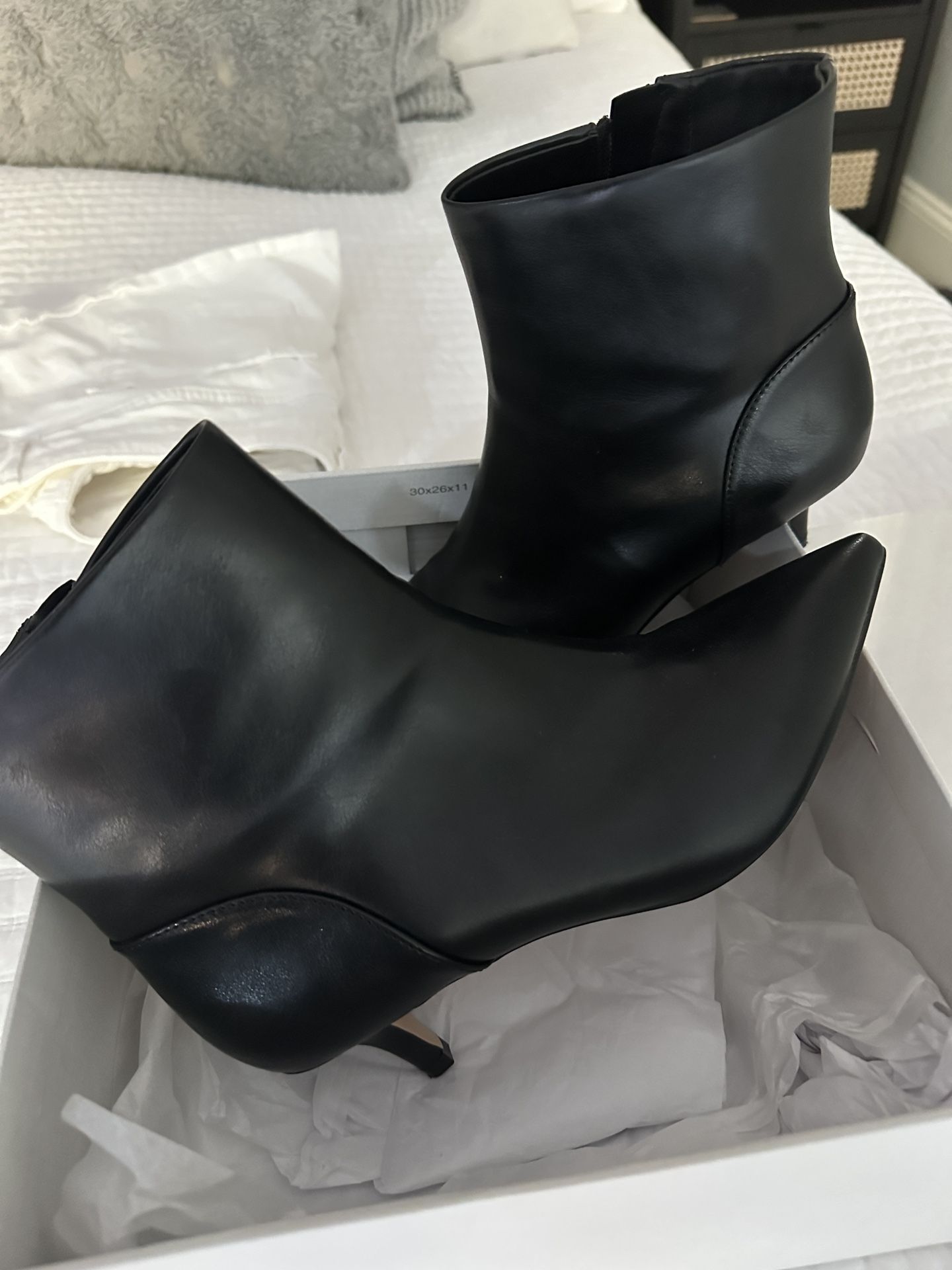 Black Pointy Boots Size 8.5