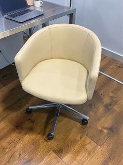 OFS Cinque Low Back Swivel Chair