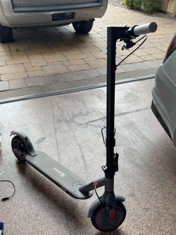 FAST Hiquis Electric Scooter Will Negotiate