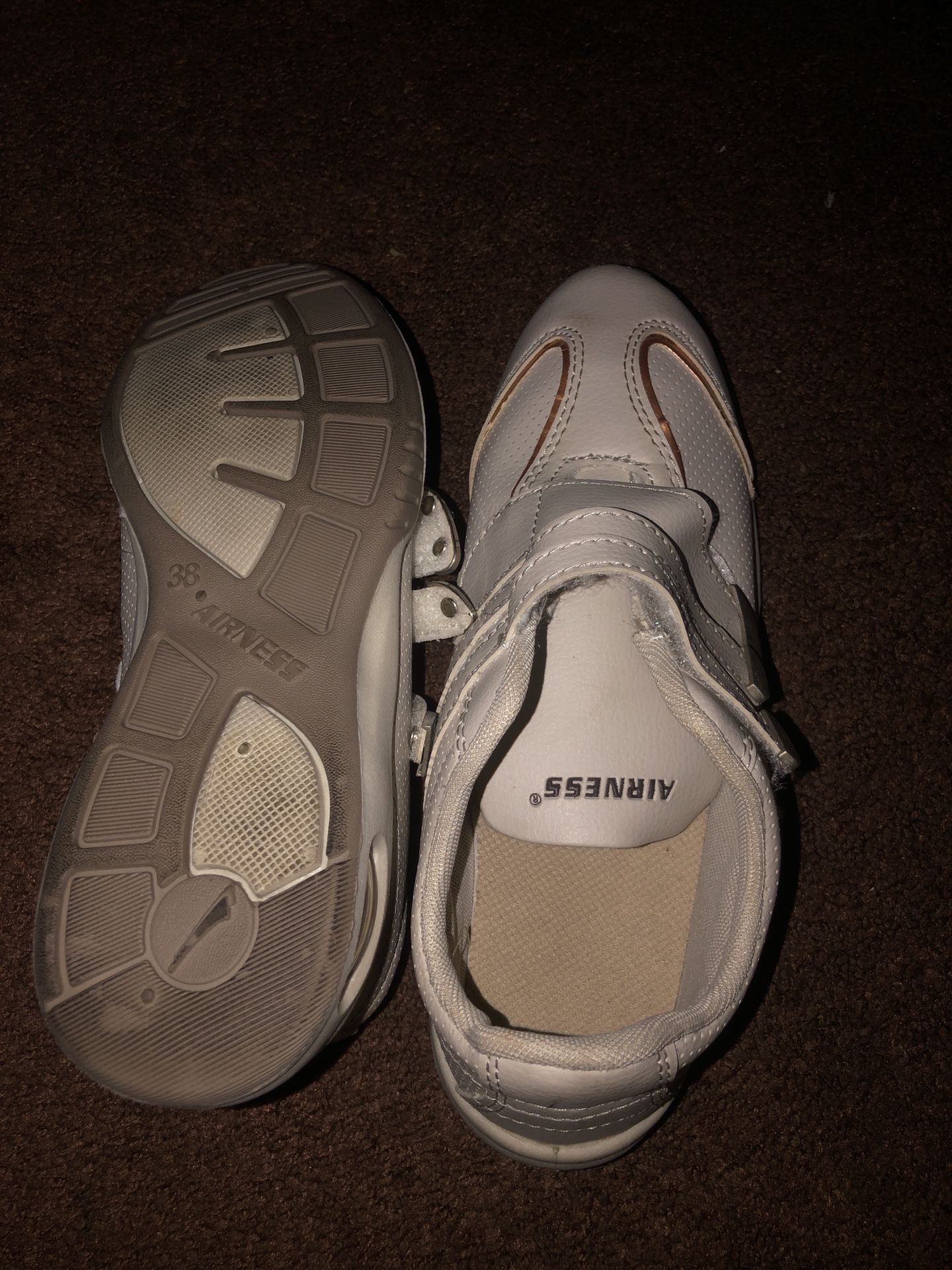 Shoes size 7