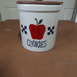 Roseville 1 Gal Cookis Jar