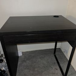 IKEA MICKE Desk