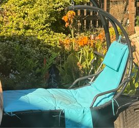 Hanging Curved Chaise Lounge Chair.