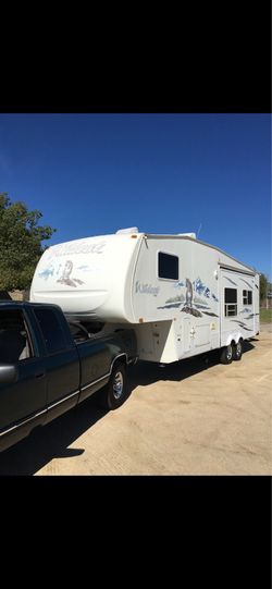2006 Forest River Wildcat 5th Wheel