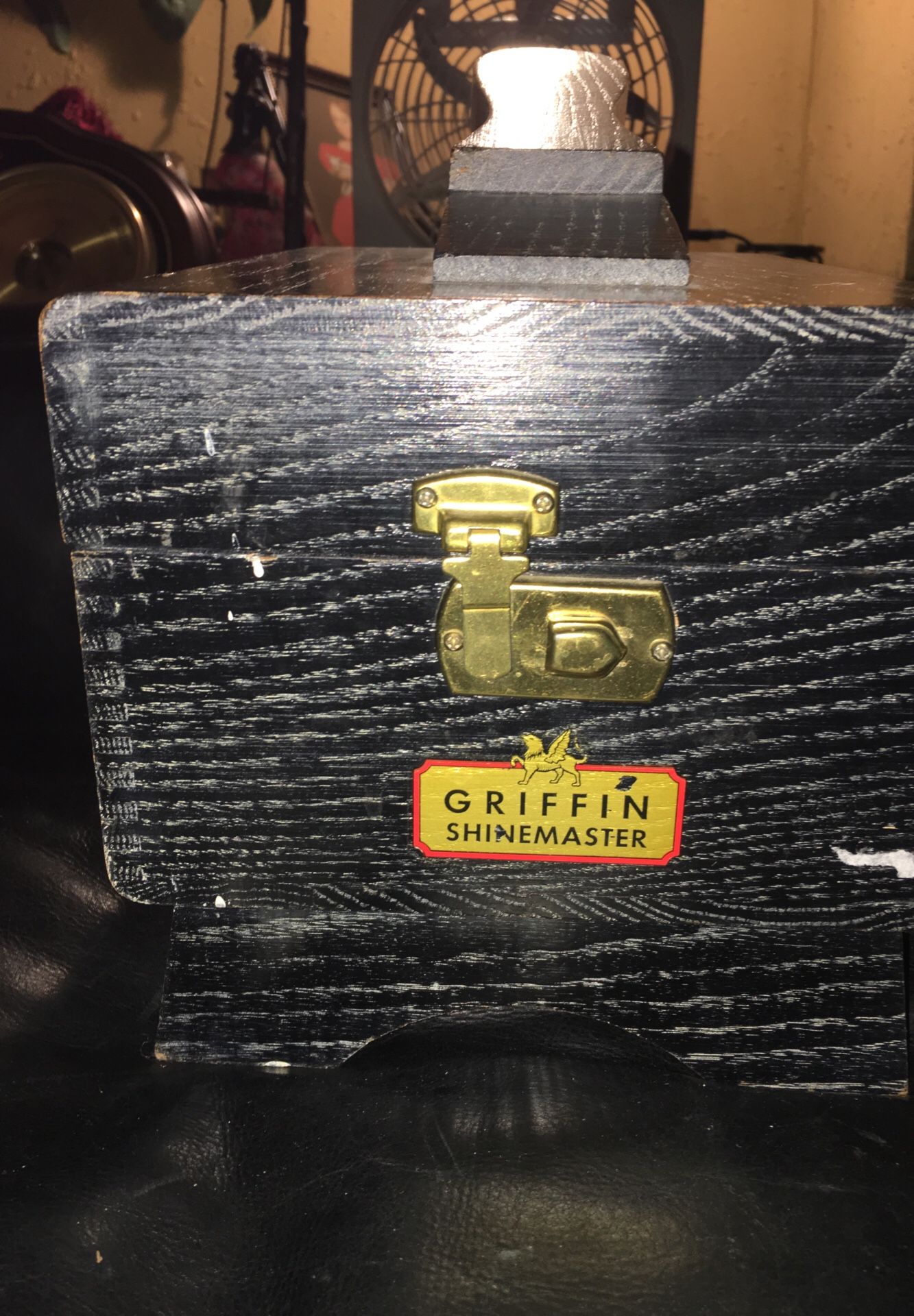 Vintage Griffin shine master with accessories