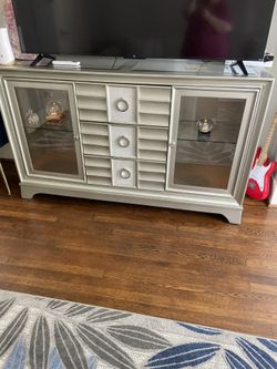 Tv Console With Draws And Lights Up  