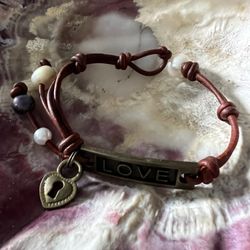 Leather Bracelet & Freshwater Pearls 