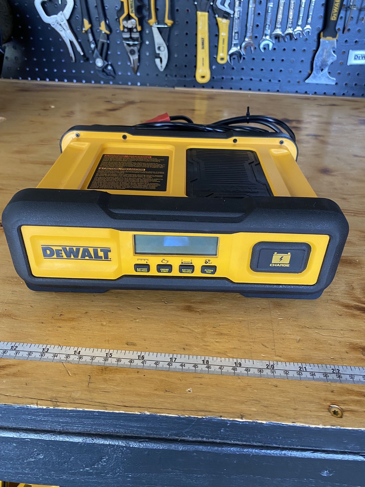 DeWalt 12 Volt Charger / Maintainer