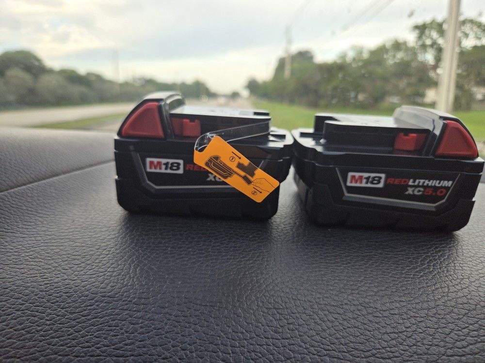 2- Milwaukee M19 XC 5.0 BATTERIES