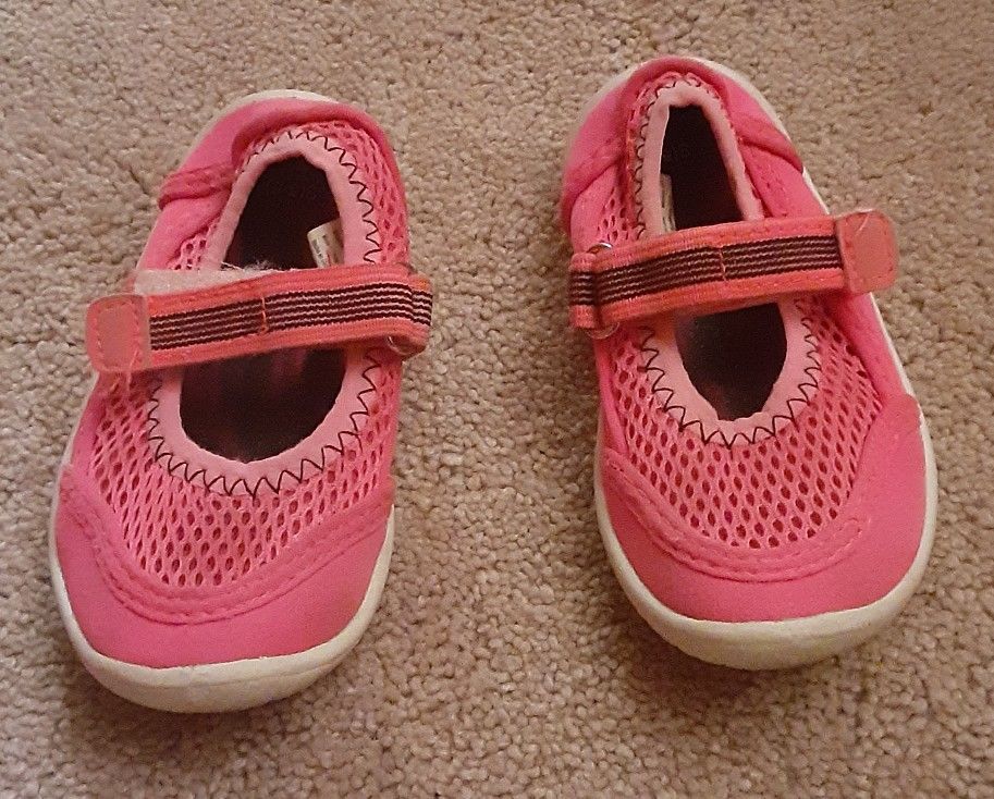 Little Girls' Water Shoes Size S (5-6) Pink Synthetic Mesh