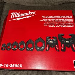 Milwaukee Pivot Jaws 