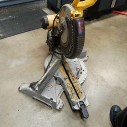 DeWalt Laser Cutter 