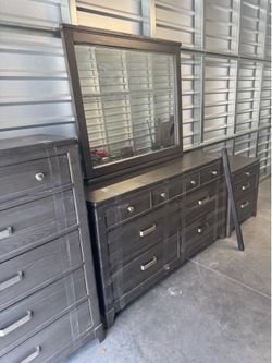 Bedroom set