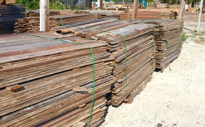Reclaimed Cedar Pickets in Great Condition (pick up in Del Valle Austin)