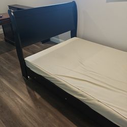 Full size sleigh bed