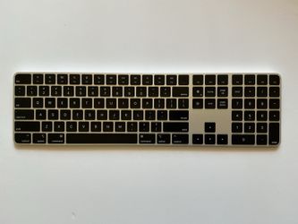 Apple Magic Keyboard with Number Pad and Touch ID (Lightning)