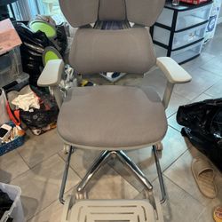 Like New computer Chair 