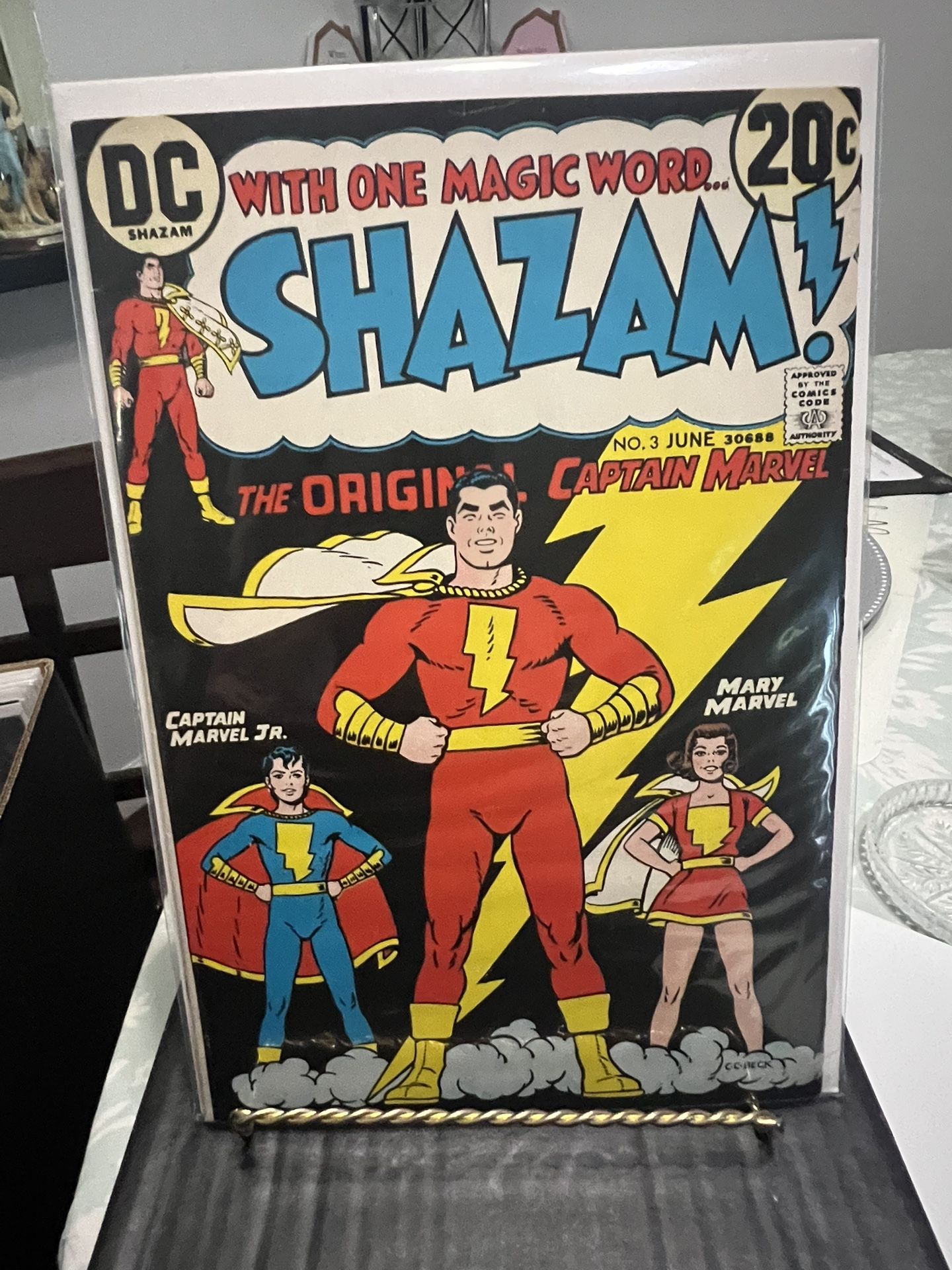 Shazam 1st Cover Appearance Of Mary Marvel And Marvel Jr