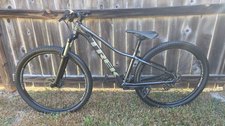 Trek Marlin 5 Gen 2- Mountain Bike
