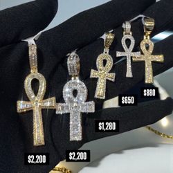 10K Natural Diamonds  Pendant 