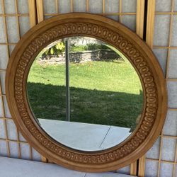 Beautiful 28” Round Wood Frame Beveled Glass Mirror