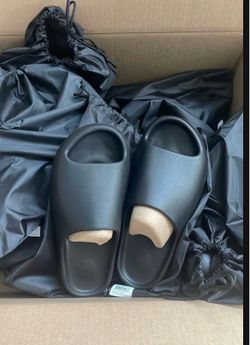 Yeezy Slide YS-01 DS Black