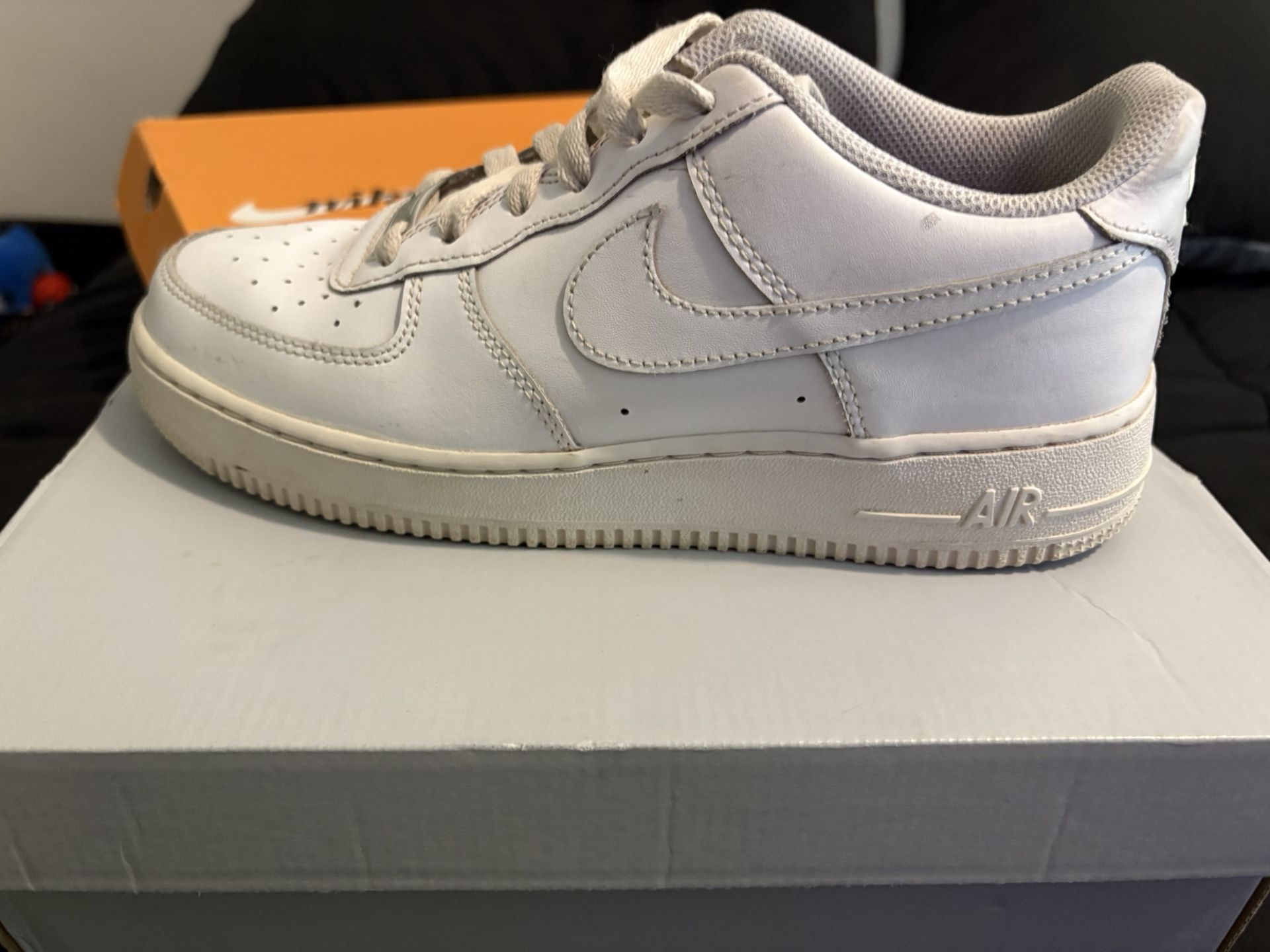 Air forces white