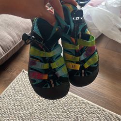 Keen Rainbow Tie Dye Size 12 Kids Hybrid Water Sandal