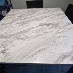 Dining Table Including 4 chairs 